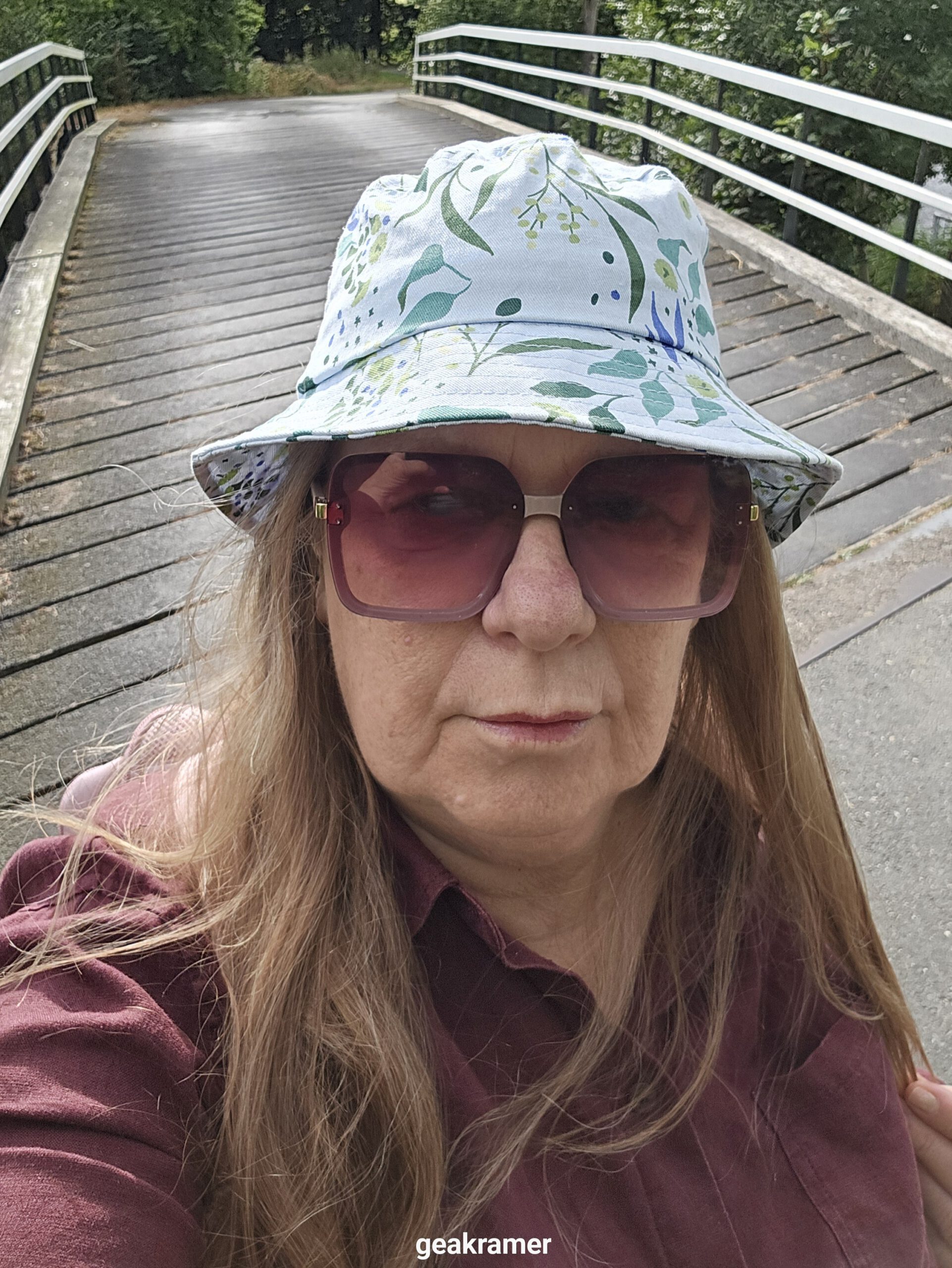 Gea Kramer op de til over het Wetsingermaar in het Reitdiepgebied, Groningen